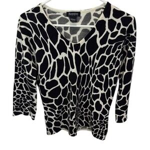 Hampshire Studio Black & White Giraffe‎ Print 3/4 Sleeve V-Neck Sweater Top